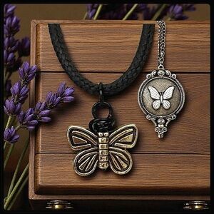 5 For $25💫Golden Butterfly Pendant Necklace